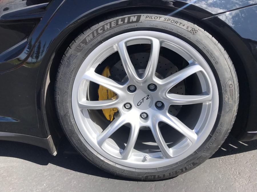 Колеса Porsche 911 GT2 (997) 2008 года  (NA) (фото 34 из 107)
